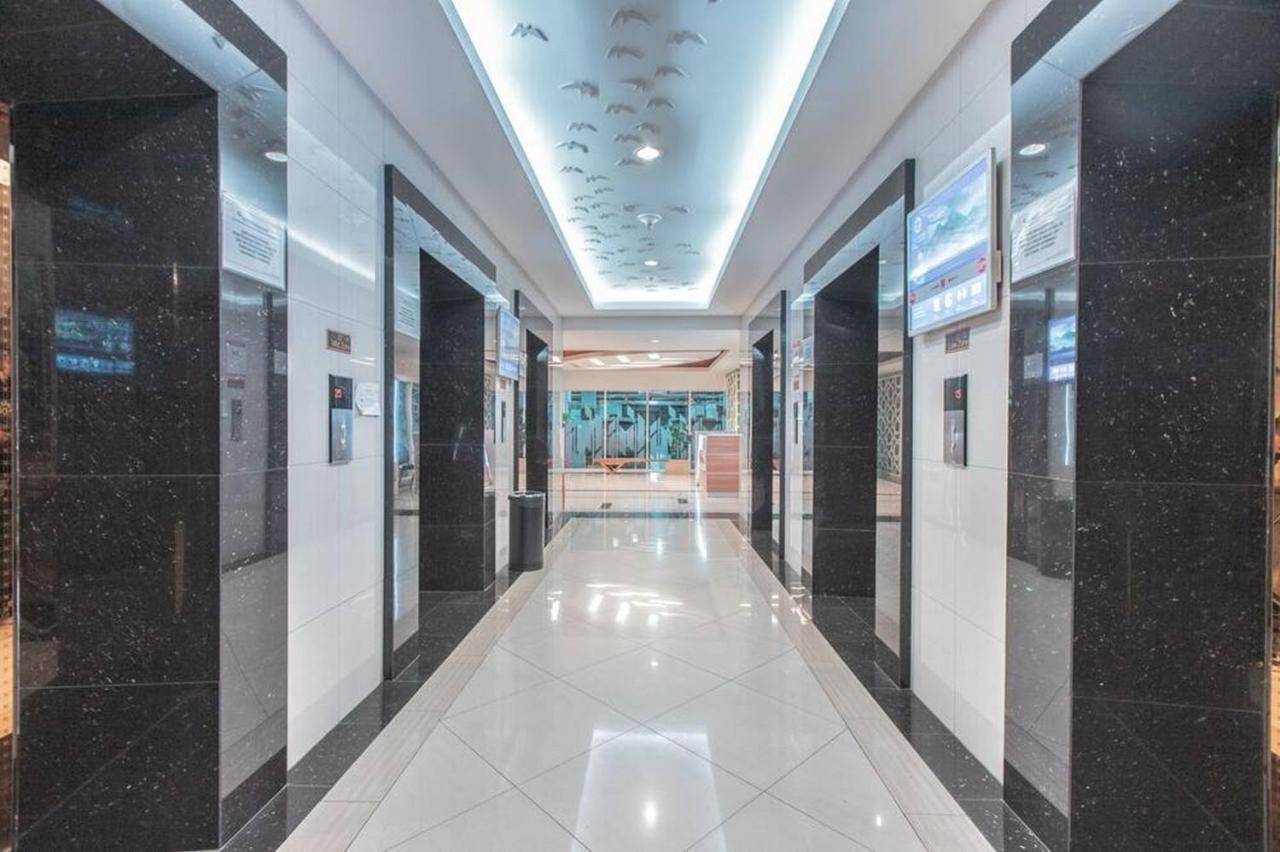 Redliving Apartemen Grand Kamala Lagoon - Pekayon Tower Barclay North Бекаси Экстерьер фото